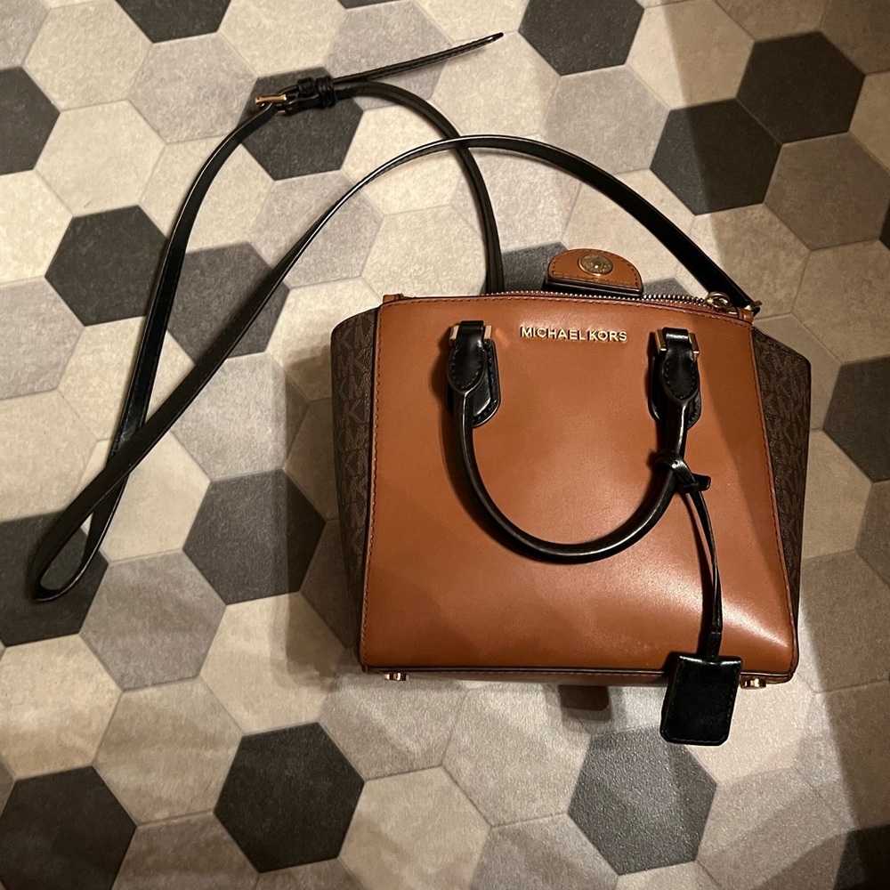 Michael Kors Crossbody Bag